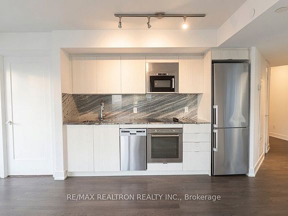 3rd image of 5 Mabelle Ave #2533