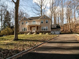 99 Tuttle Rd, Watchung, NJ 07069