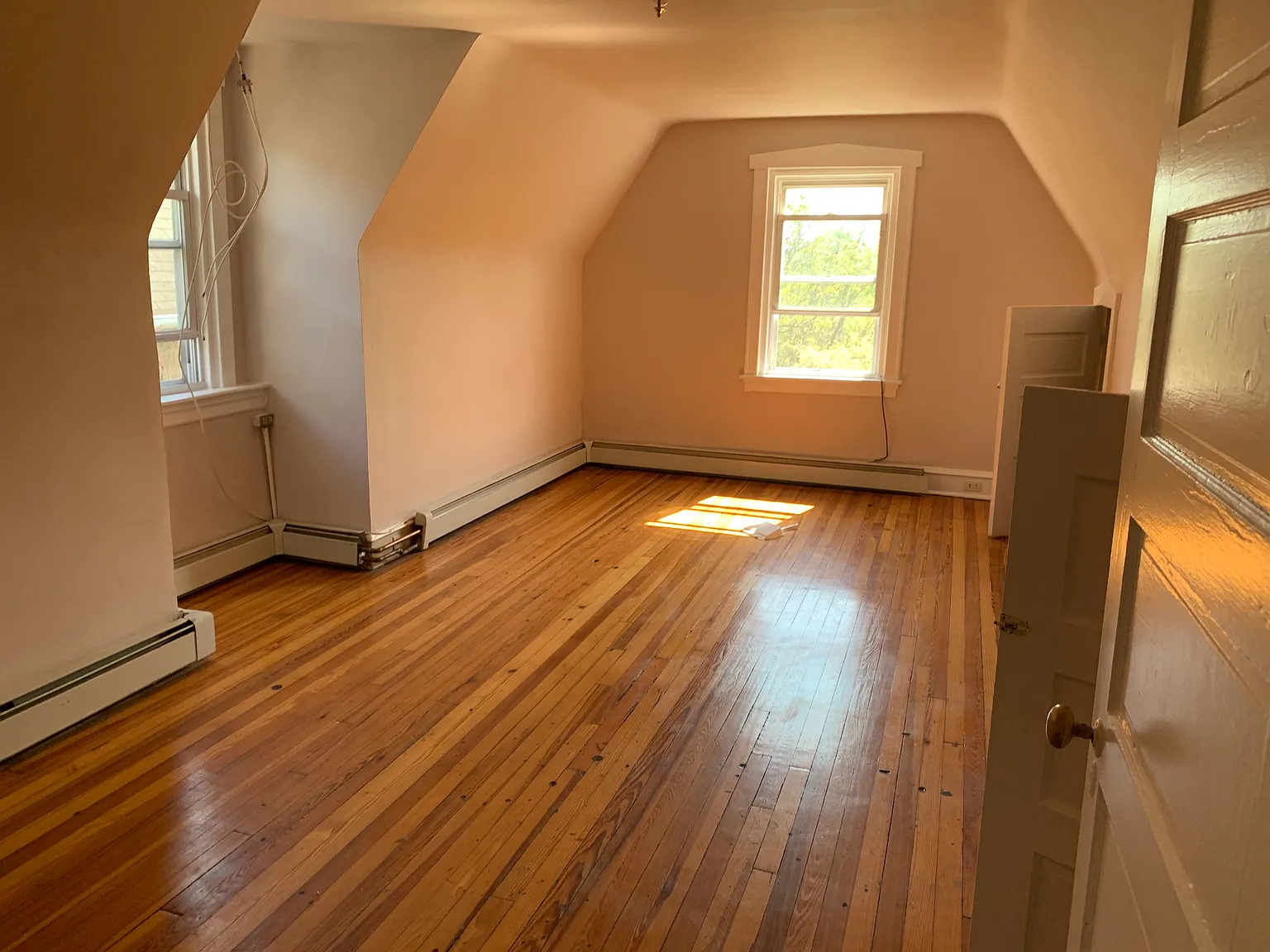 1 bed, 1008 sqft, $1,175 — Photo 3
