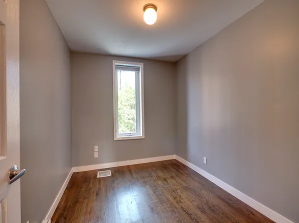 475 Van Buren Street image 6 of 6