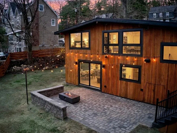 6 Wachusett Dr, Lexington, MA 02421