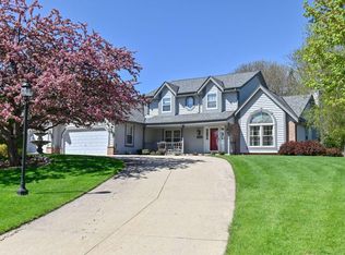 3885 Neuberry Ct, Brookfield, WI 53045