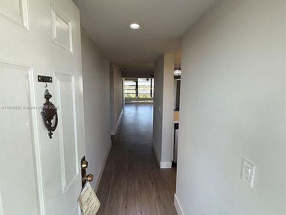 4th image of 1508 Whitehall Dr APT 403