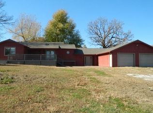 493 N Mantegani Rd, Springdale, AR 72762