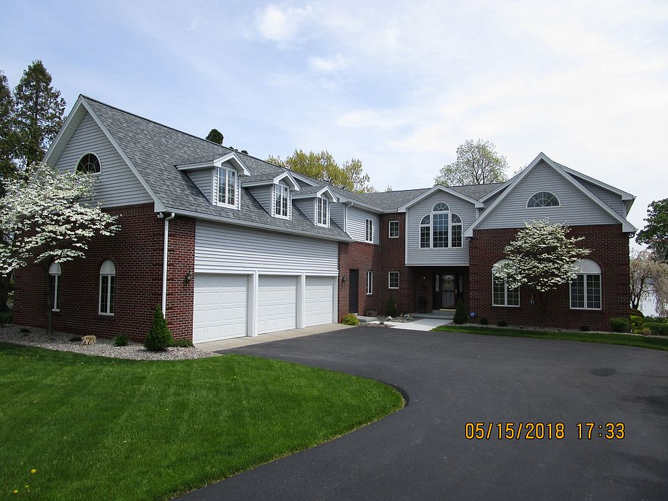 Great curb appeal- Spring