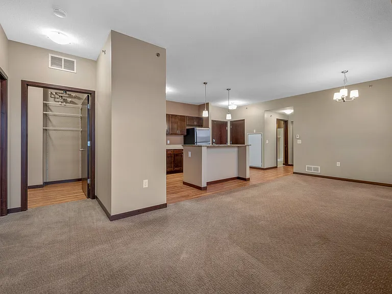Oaks Station Place — Photo 10