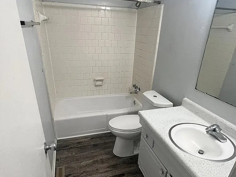 1905-F Eastway Dr #1905 — Photo 13
