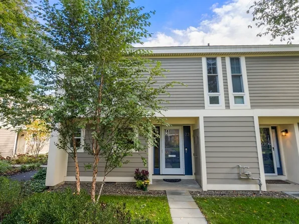 11 Oak St Unit 23, Wellesley, MA 02482
