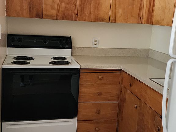2nd image of 5507 Kenwood Pl N APT 106