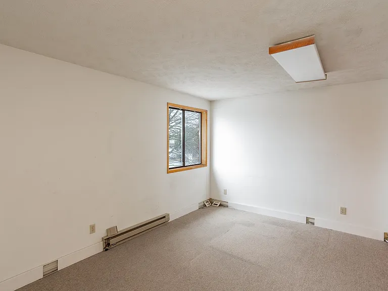 10623 E Montgomery Dr — Photo 6