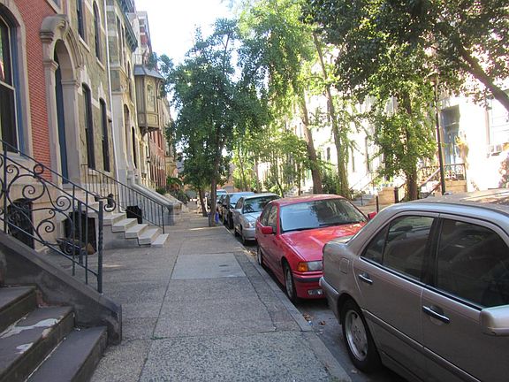 4th image of 2208 Saint James Pl APT 7