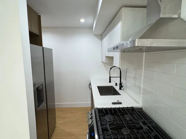 121 Ximeno Ave #4, Long Beach, CA 90803