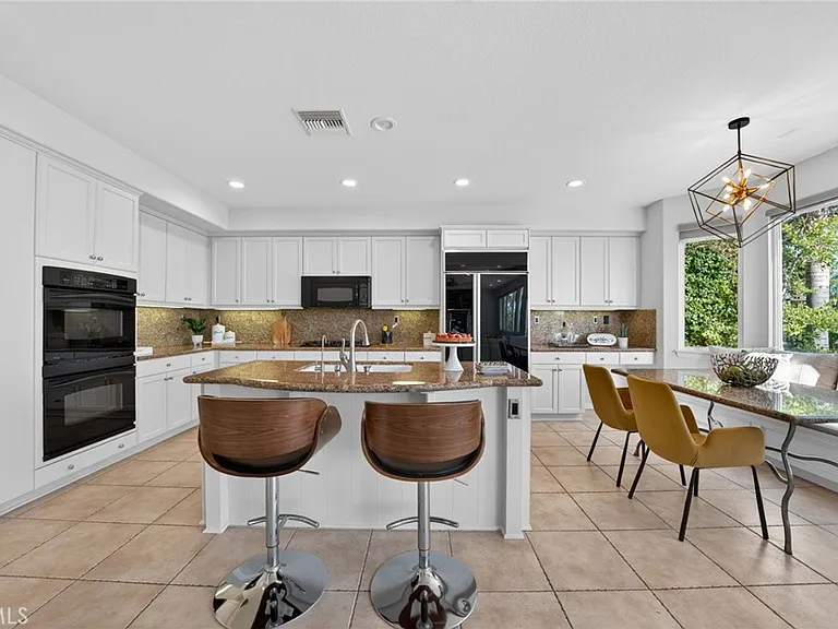 20800 Campania Ln — Photo 18