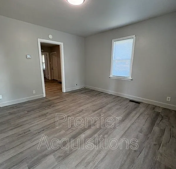 478 Dulaney Ave — Photo 1