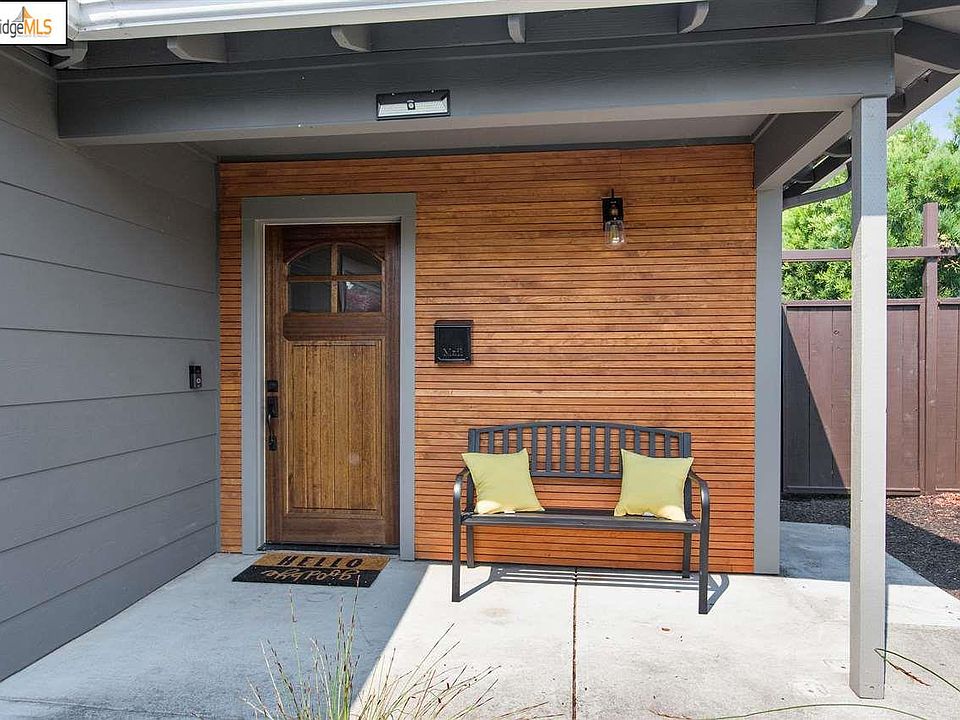 2nd image of 5665 Vicente St