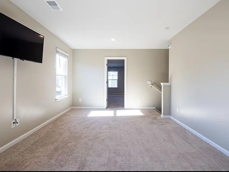 833 Kirby Ct — Photo 12