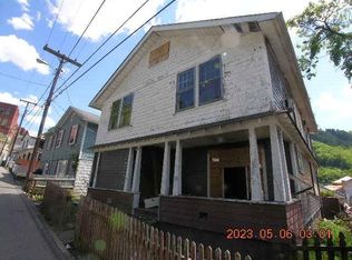 114 Morgan St, Logan, WV 25601