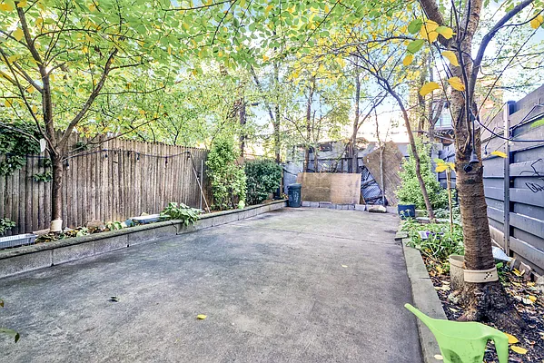 Rented by Brownstone Property Group | media 17