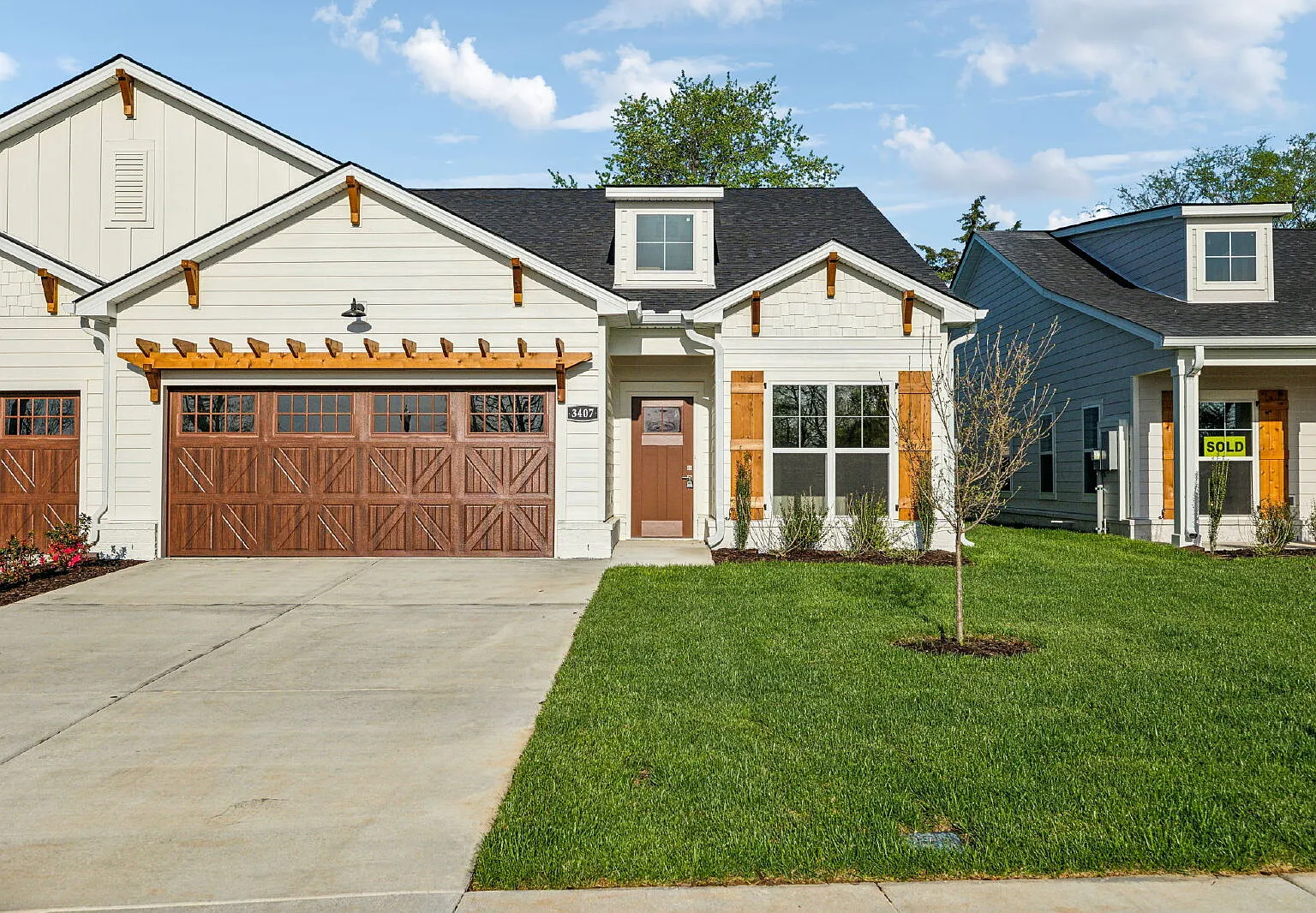 3 bed, 2.0 bath, 1800 sqft, $2,599 — Photo 1