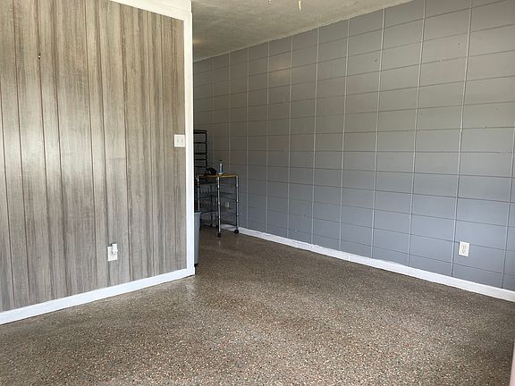 4th image of 2524 E Central Blvd