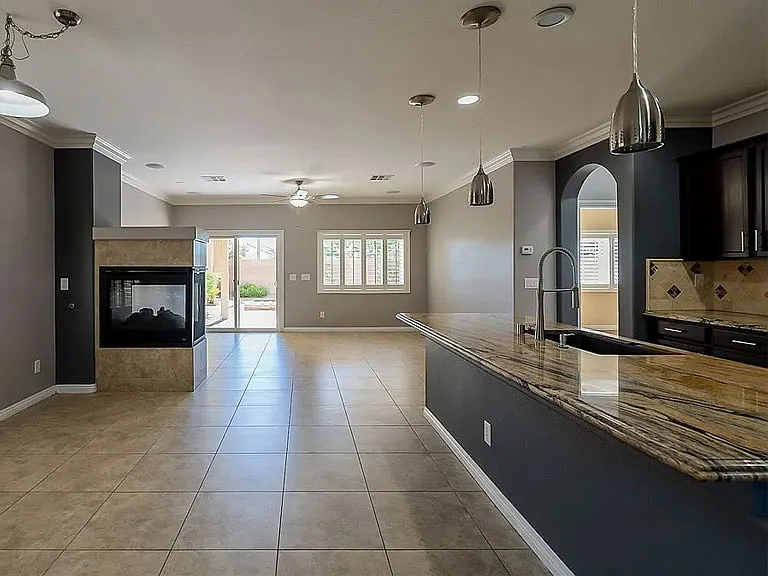 4524 Grindle Point St — Photo 4