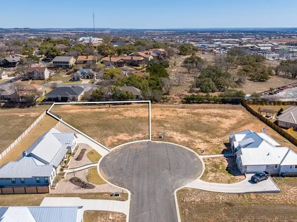 608 Gibson Ct, Fredericksburg, TX 78624