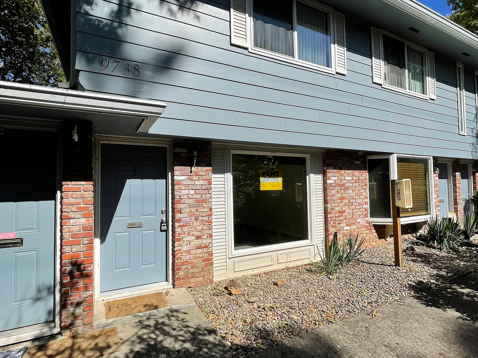 2 bed, 1.5 bath, 950 sqft, $1,575 — Photo 1