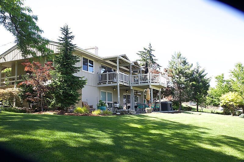 1st image of 1223 S Hills Dr