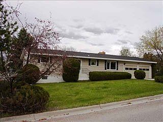 2nd image of 918 Parkview Way