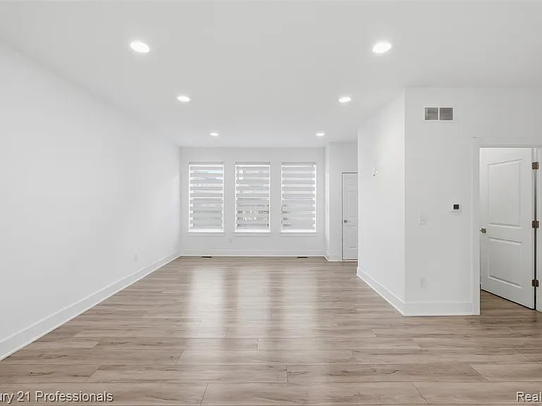 2917 Summers Pl — Photo 12