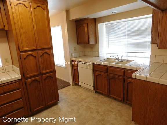 5th image of 8922 Carlisle Ave