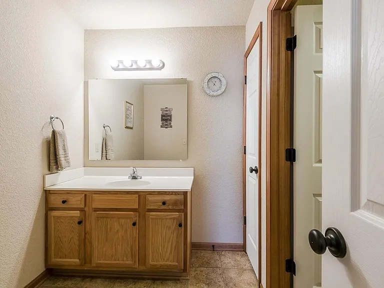 626 Oakbrook Pl — Photo 6