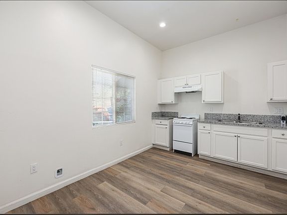 4th image of 282 E Orange Ave