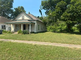 306 S State St, Wagoner, OK 74467