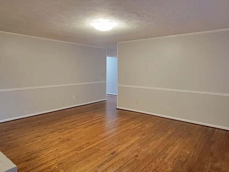 253 Chickering Rd — Photo 14