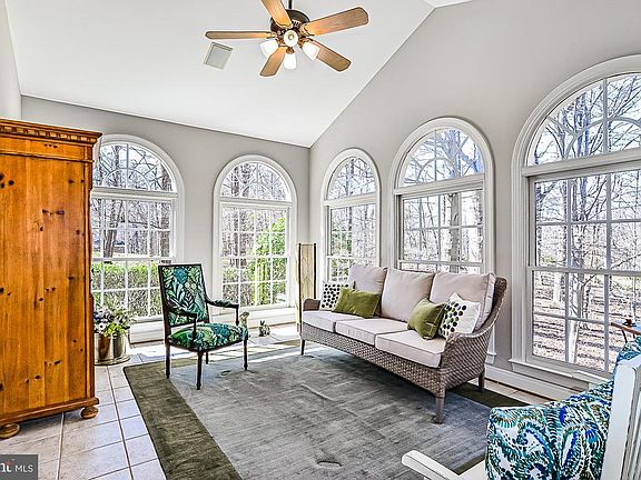 3rd image of 5739 Daingerfield Way