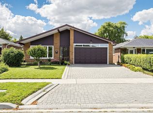27 Warlingham Ct, Toronto, ON M9C3K2