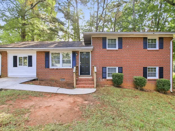 989 Juniper Cir, Forest Park, GA 30297
