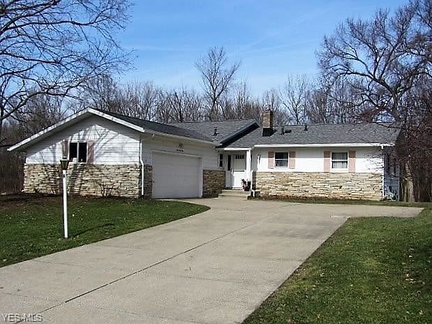 1st image of 445 Marian Lake Blvd