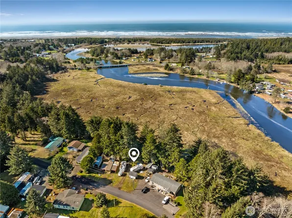 27 Cole Street, Copalis Beach, WA 98535