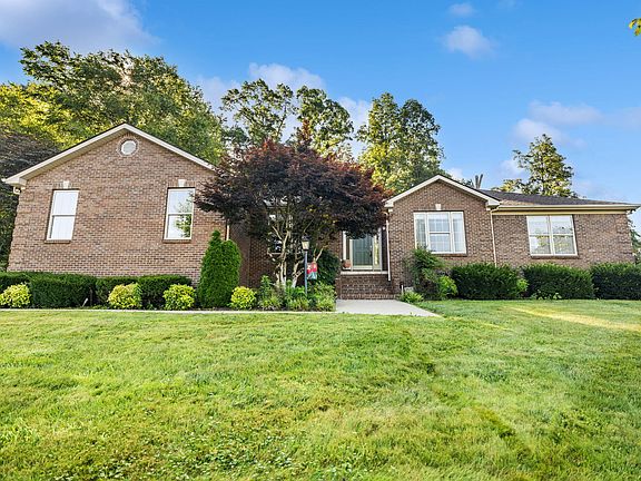 5th image of 871 Woods Edge Dr