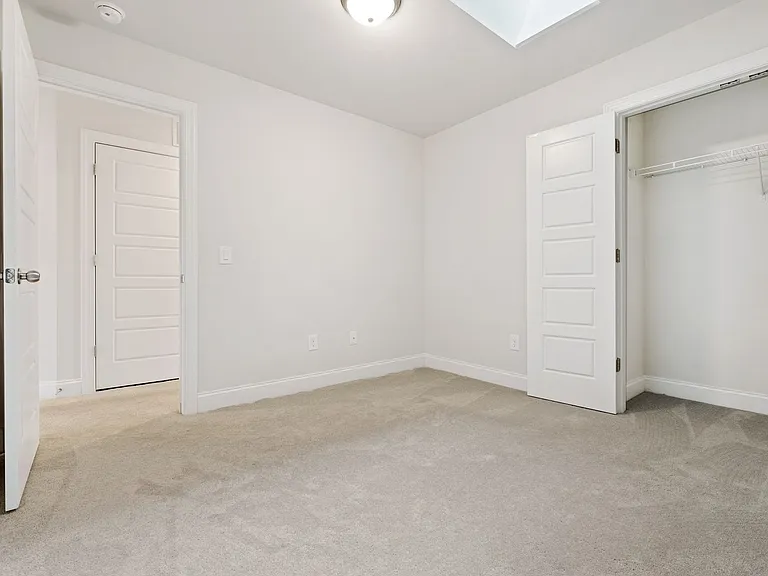 1033 Bonanza Ln — Photo 15