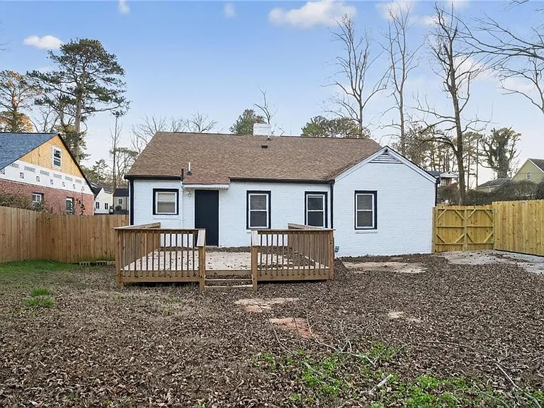 1439 Westboro Dr SW — Photo 2