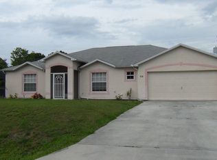 574 SW Columbus Dr, Port Saint Lucie, FL 34953