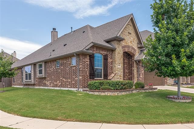1st image of 901 Viburnum Dr
