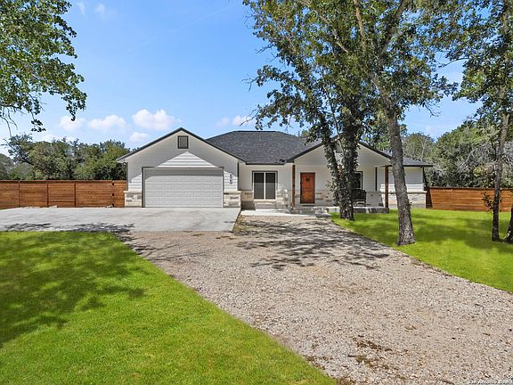 3rd image of 275 County Road 6866