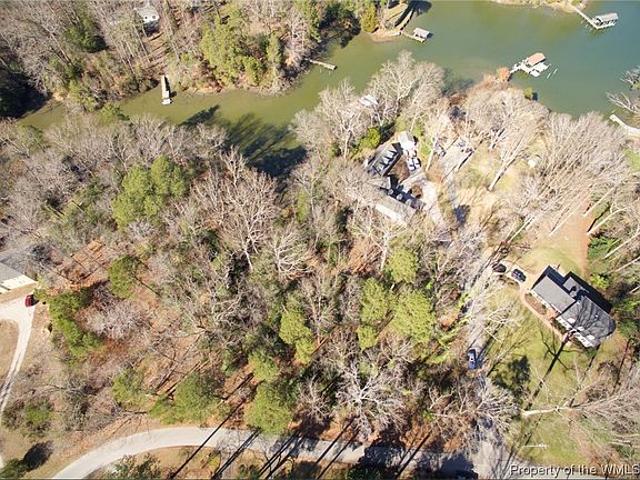 2nd image of 102 Cove Ct
