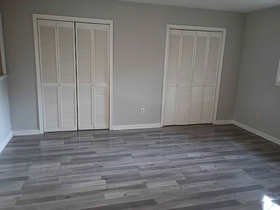 4th image of 404 Chisholm St