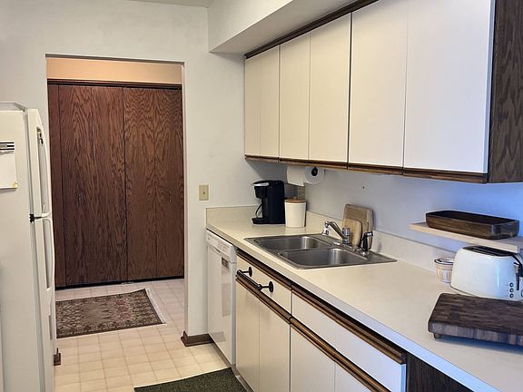 3rd image of 1822 Yuma Ln N #55447