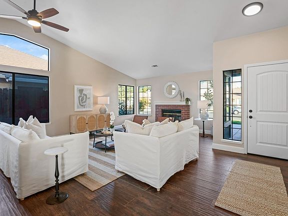3rd image of 1216 Meadowlark Drive